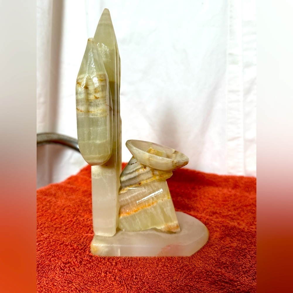 Vintage Onyx Mexican Siesta Sleeping Man with Sombrero Bookend Handmade Goucho